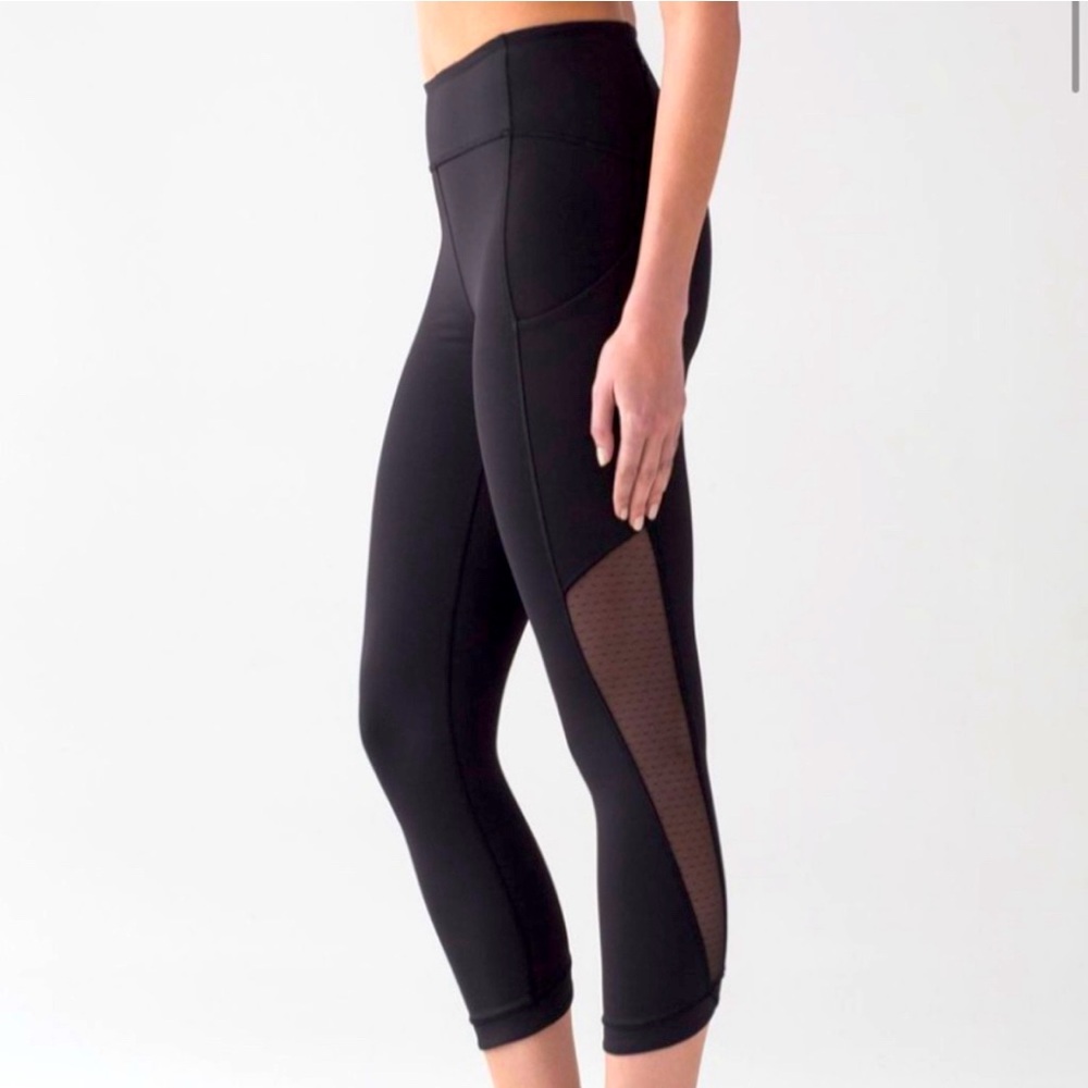 Lululemon Black Leggings, Mesh Panel, Sz4 Like New